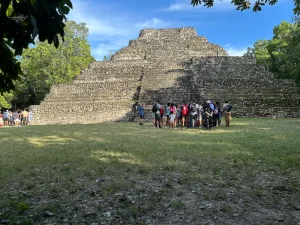 Piramida Majów na stanowisku archeologicznym Chacchoben