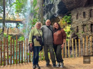 Members of the Vagabonds of the North visiting the Dallas World Aquarium rainforest exhibit