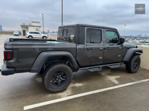 Where are those American cars from the 70s?